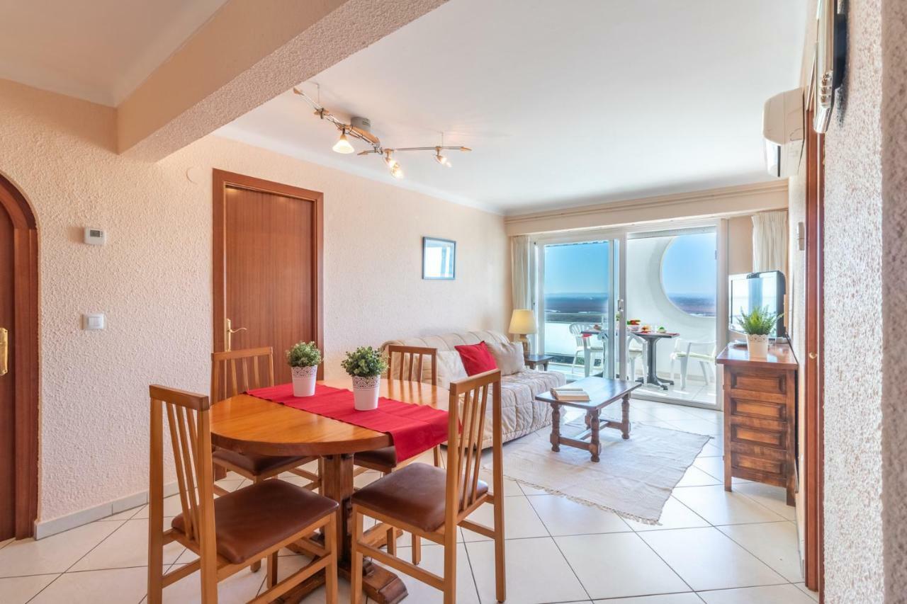 Apartamento De Dos Habitaciones Con Vistas Al Mar เอมปูเรียบราบา ภายนอก รูปภาพ